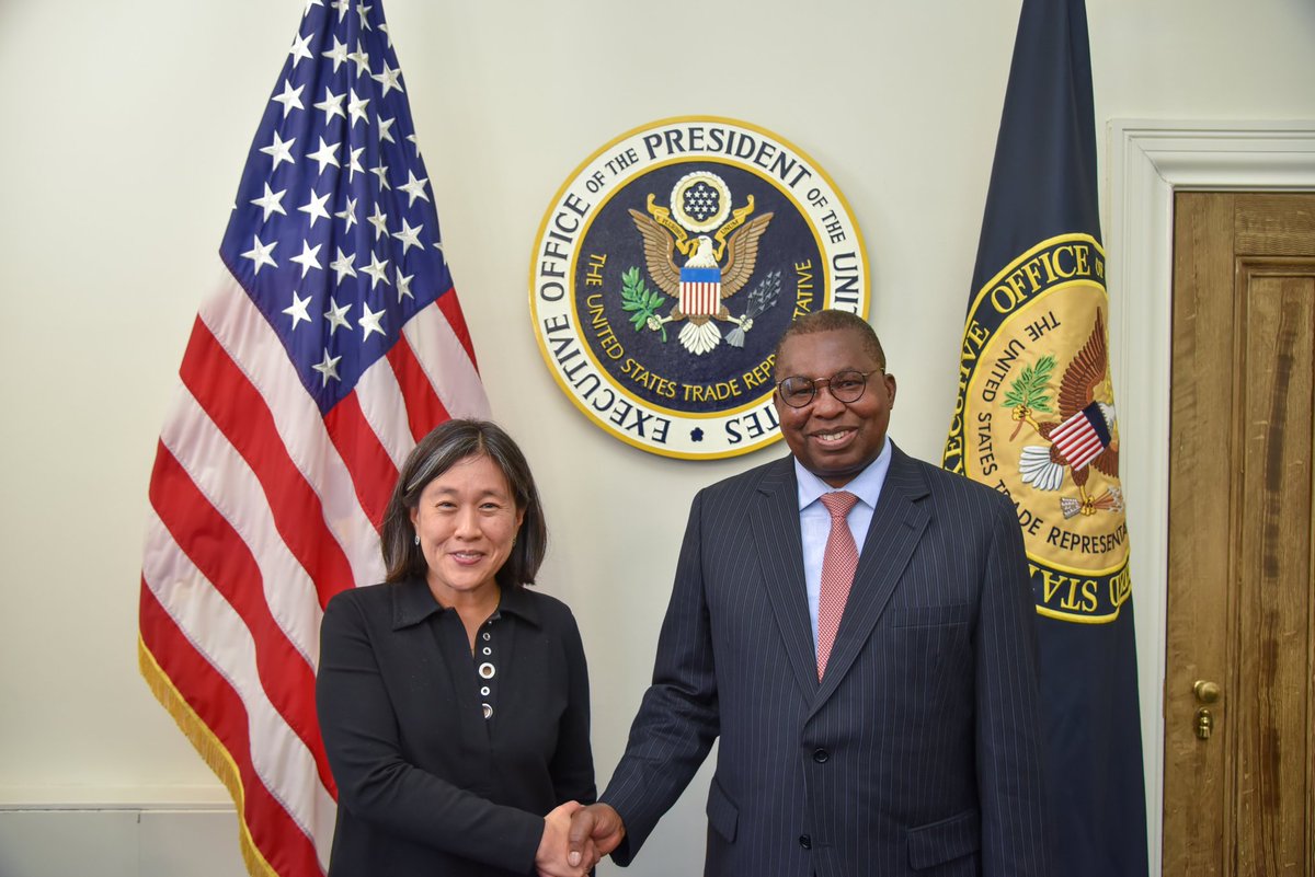 It was a pleasure seeing @AmbMuchanga earlier today and discussing ways to deepen the U.S.-Africa trade and economic relationship.