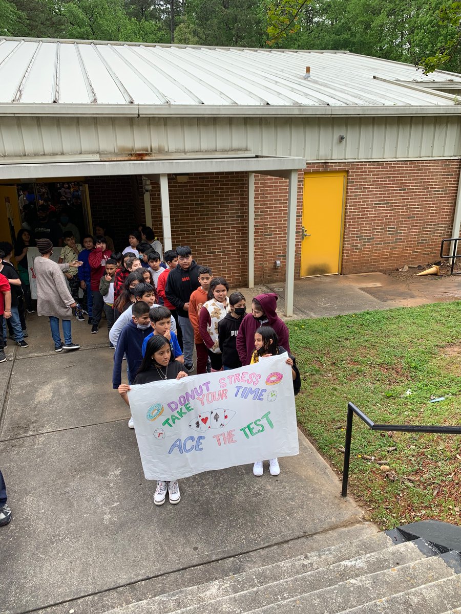 MontclairEleme2's tweet photo. Montclair Elementary School students are all geared up to take the Georgia Milestones! https://t.co/PfrDoA0VdO