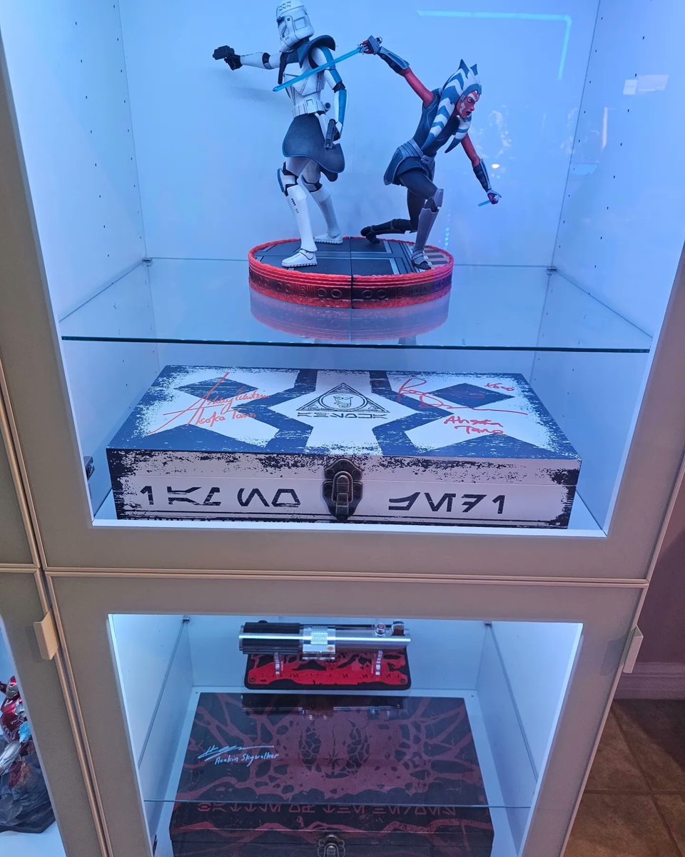 TheTipsyMage's tweet image. New @IKEAUSA display cabinets put up! 
@hottoysofficial @OriginalFunko @GoveeOfficial
#starwarscollection #marvelcollection #funkopop #hottoyscollection #actionfigures #nerdlife #collectorscommunity  #govee