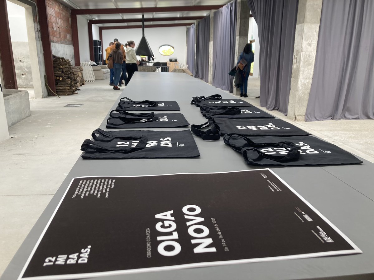 CarmedeMilmanda's tweet image. Que sorte poder compartir con Olga Novo e cos meus compañeiros esta fin de semana neste privilexiado Espacio Vilaseco en Chantada. 🍀

Grazas a @12Miradas pola oportunidade unha vez máis. @galeriavilaseco 

Xa fora un luxo aprender de Joan Fontcuberta e agora esta marabilla. 🥰