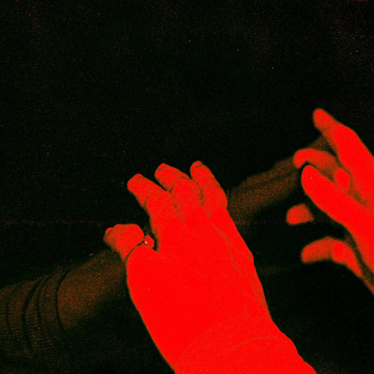 ¡Viernes de estreno! <a href="/linxes_/">LINXES</a> nos presenta su nuevo sencillo "plantado" ft. <a href="/elcultocasero/">El Culto Casero</a> 

¡Disponible ya en tu plataforma favorita! 🎧 

👉 ingrv.es/plantado-9rj-8