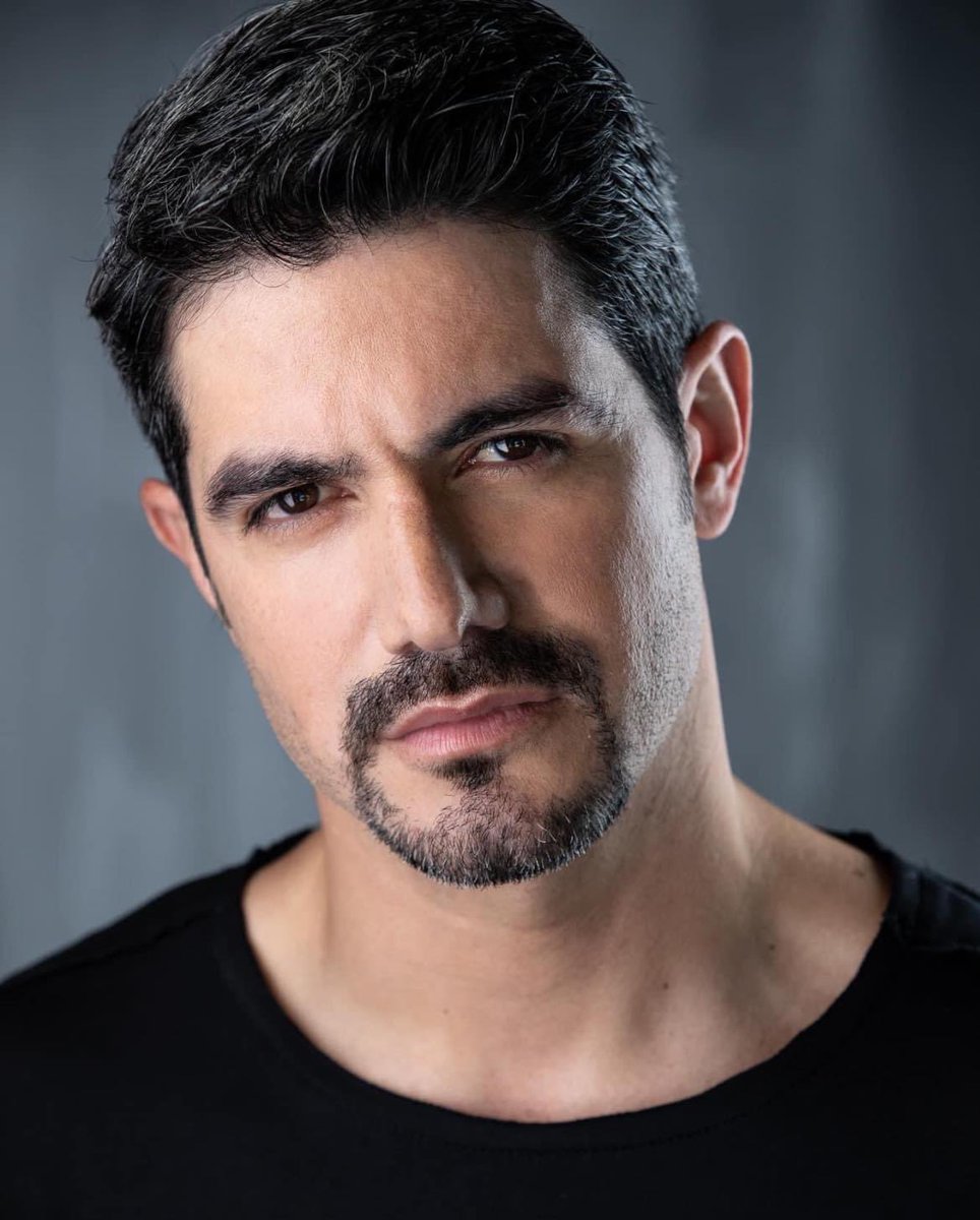 BiankaDRiRo's tweet image. La perfección en una sola cara. #PepeGanador #LCDF3