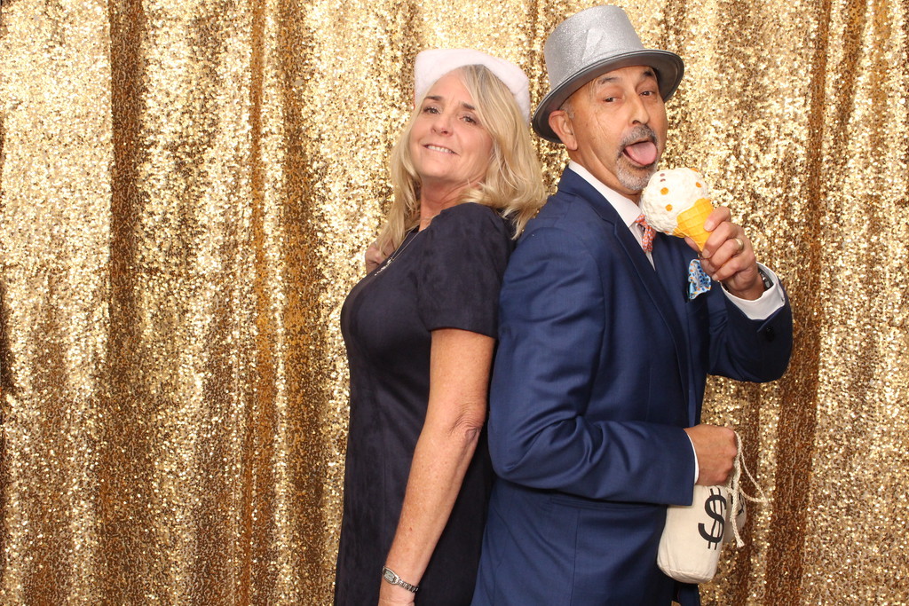 TGIF! It's ice cream time. Relax! We're down to the weekend.
.
.
.
#giggleandriot #photobooth #sacramentophotobooth #photoboothfun