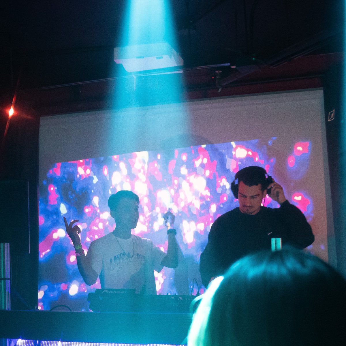 hokuneia's tweet photo. 😱NO CHELLA?  NO PROBLEM!  CPTN (@conradcee) and DOWNBAD PARTY (@downbadparty) got y'all covered! 👀 Downbad Party presents NO CHELLA TONIGHT, April 14 from 10PM - 2AM at Songbird Cafe LA.  A variety of music is featured from top 40, house, hip-hop, and feel good edits! 💖 https://t.co/aZynoAXw8F