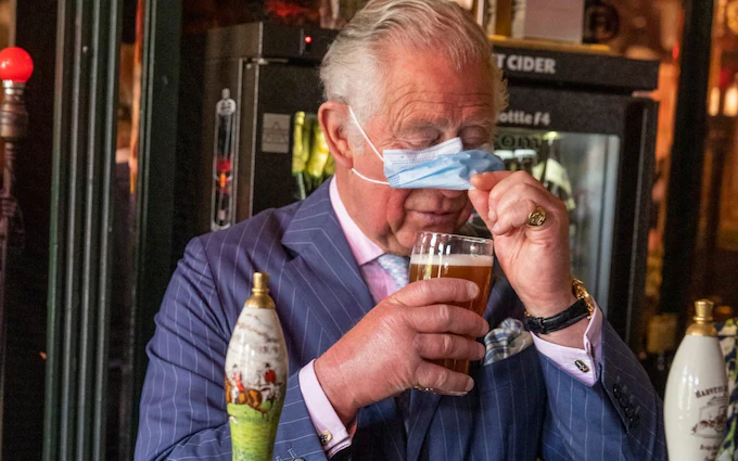 edthetechie's tweet photo. Do we seriously want this 24 carat plonker as king? https://t.co/s4ETEQLXx9