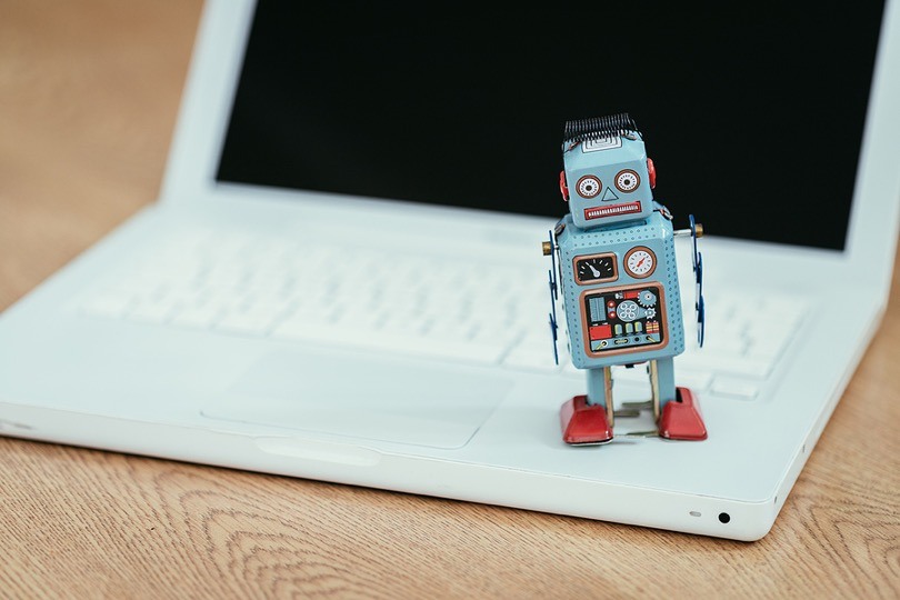 jeffbullas's tweet photo. 5 Examples of eCommerce Chatbots That Will Increase Sales and Revenue #ecommercemarketing #ecommercechatbots #chatbots https://t.co/p03Yvrzvu8 https://t.co/p03Yvrzvu8 https://t.co/oWuCtmdZV2