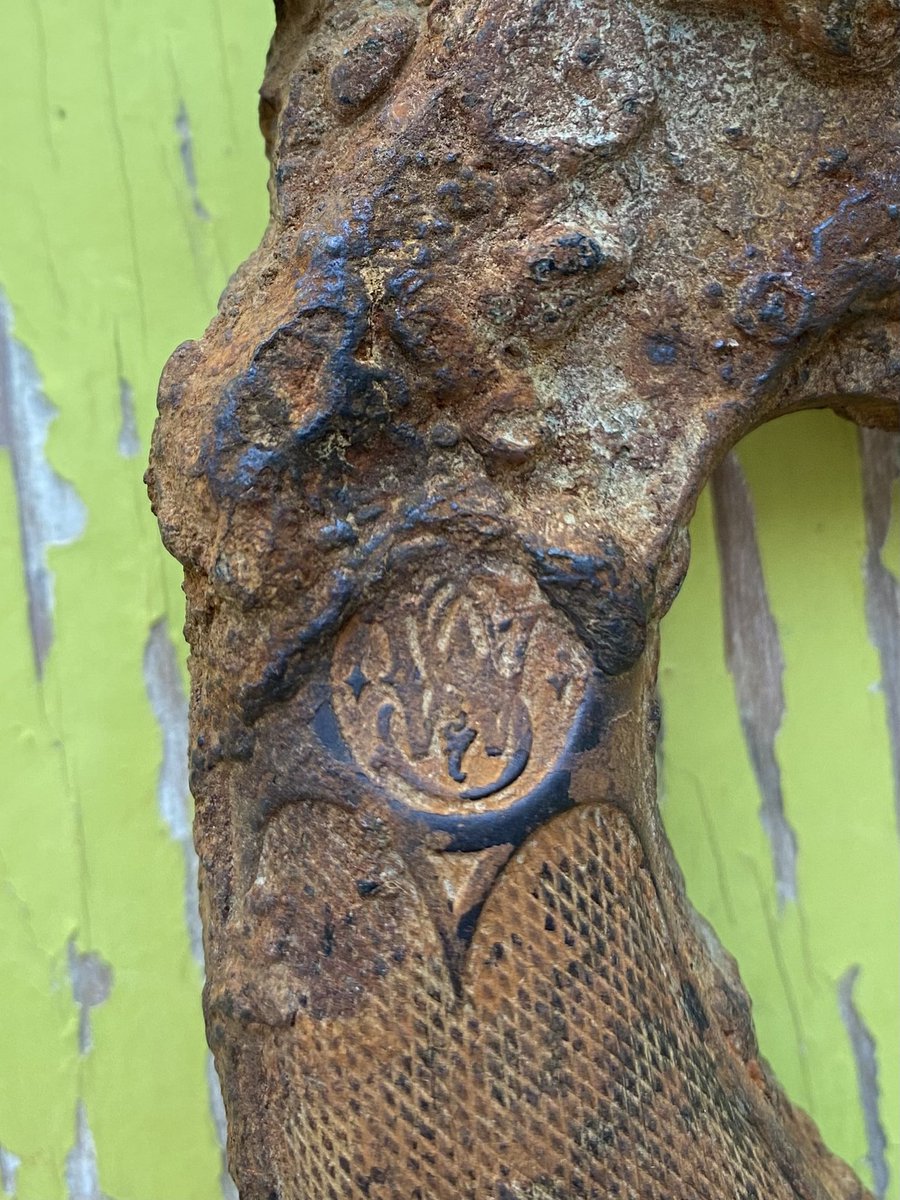 FraserRiverFind's tweet photo. It appears to have a “Smith & Wesson” logo on it but at only 7.25” long it seems toy-like. Maybe a sophisticated replica?
It’s fairly heavy but probably just filled with decades of sand and Fraser River clay, right?
#beachcombingfind
#vintagestyle #handgun https://t.co/zEudiuY52n
