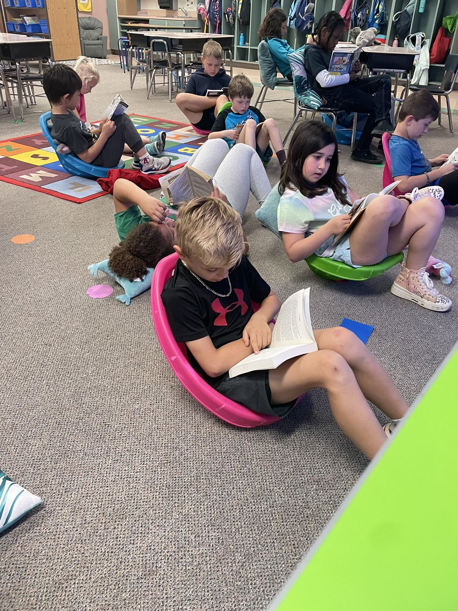 SoaringSecond's tweet photo. Relaxing with a good book…We love a Reading Challenge 📚❤️ #MakeItHappen https://t.co/J6lZHqnad0