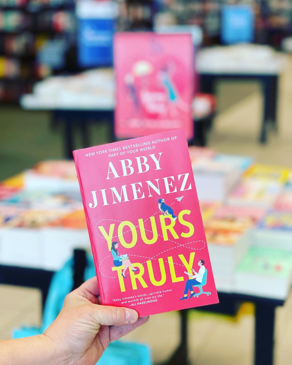 BNMcKinleyMall's tweet photo. Warm April weather has us thinking about light Spring reads we can take to the park!
#SpringReading #WarmWeather #ReadingInThePark #RomCom #LightReads #BNMcKinley #BestBNinBuffalo https://t.co/fI7fS0BPLJ