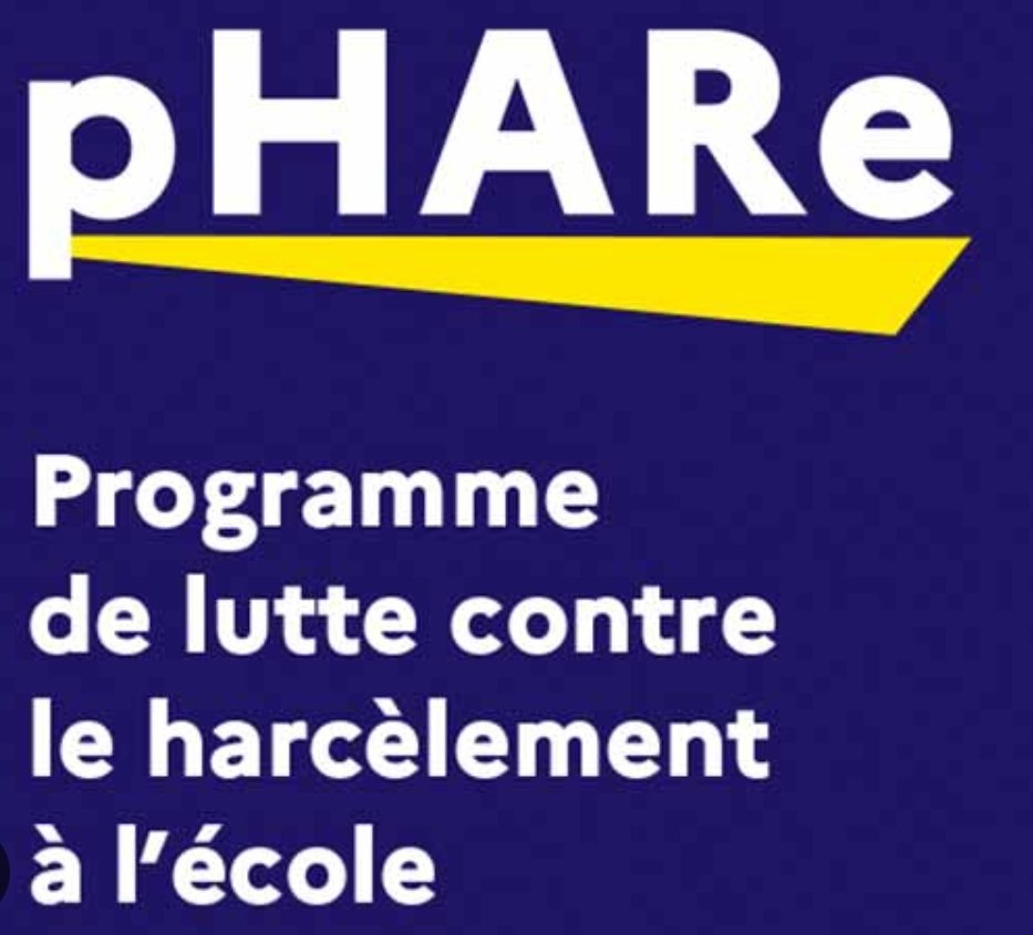 JulieLaunoy's tweet photo. Soirée des parents au collège de Belleu 📂harcèlement :
✅️présentation du rôle des ambassadeurs, les Invisibles et des travaux des élèves.
✅️présentation du travail de l'équipe ressource du collège 
✅️représentation de la compagnie Acaly suivie d'un débat 
@AcAmiens https://t.co/Kdm2fy0GN0