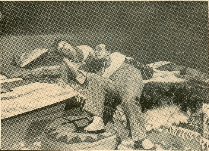 MiodragMilovan6's tweet photo. Fotografije iz SF drame "Sreća A.D." Vladimira Velmara Jankovića postavljene na sceni Narodnog pozorišta u Beogradu decembra 1933. godine. Scenografija Ananija Verbickog. https://t.co/6jHtxzIHPx