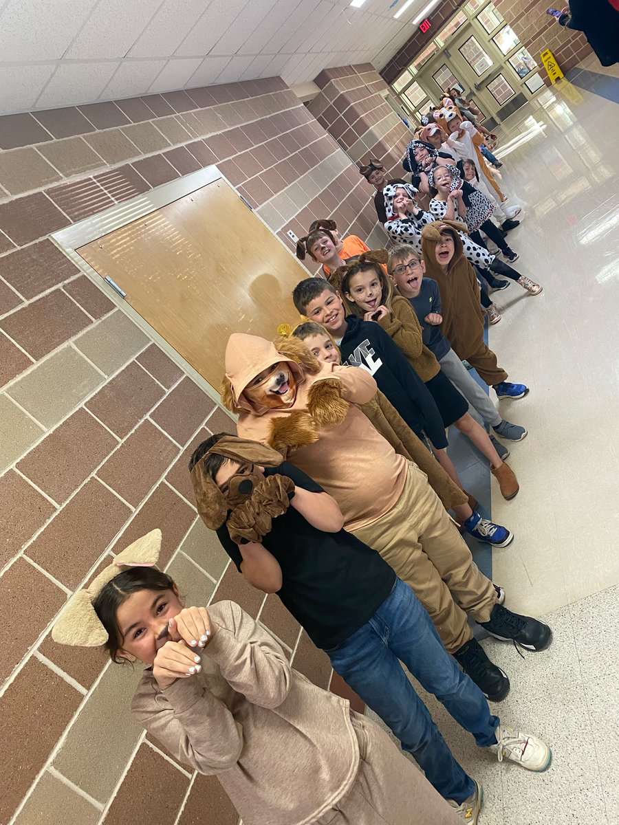 CiboloCreekES's tweet photo. Who let the dogs out? Mrs. Gosdin trained these adorable pups in Arf the Musical. Great performance by our 2nd graders. @BoerneISD https://t.co/6GpIdLoY4g