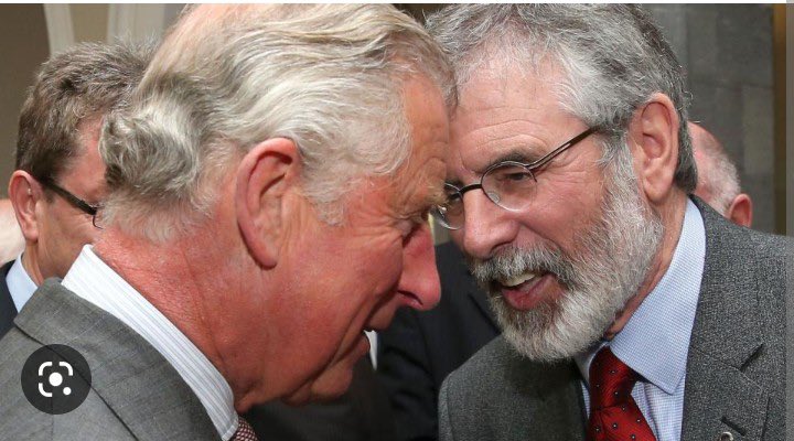 NiecyOKeeffe's tweet image. And here’s your king having the craic with the same lad.