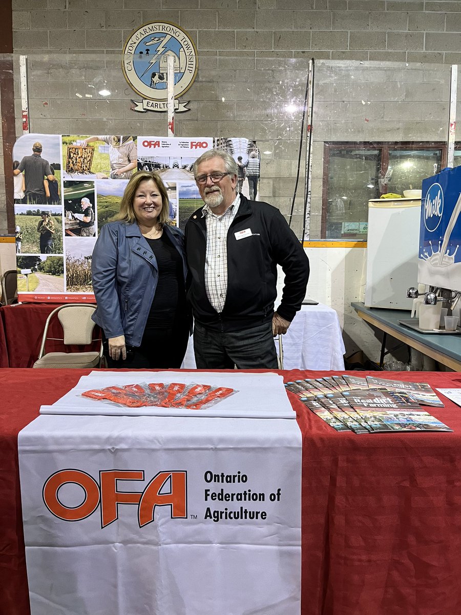 StephanieVanth1's tweet photo. OFA Northern Ontario (Zone 15) Director Bill Groenheide welcomes @LisaThompsonPC to the @OntarioFarms booth at the Earlton Farm Show - really exciting to see continued investment in @NOFIA_Agri and #farmnorth https://t.co/aSHlisfdWo
