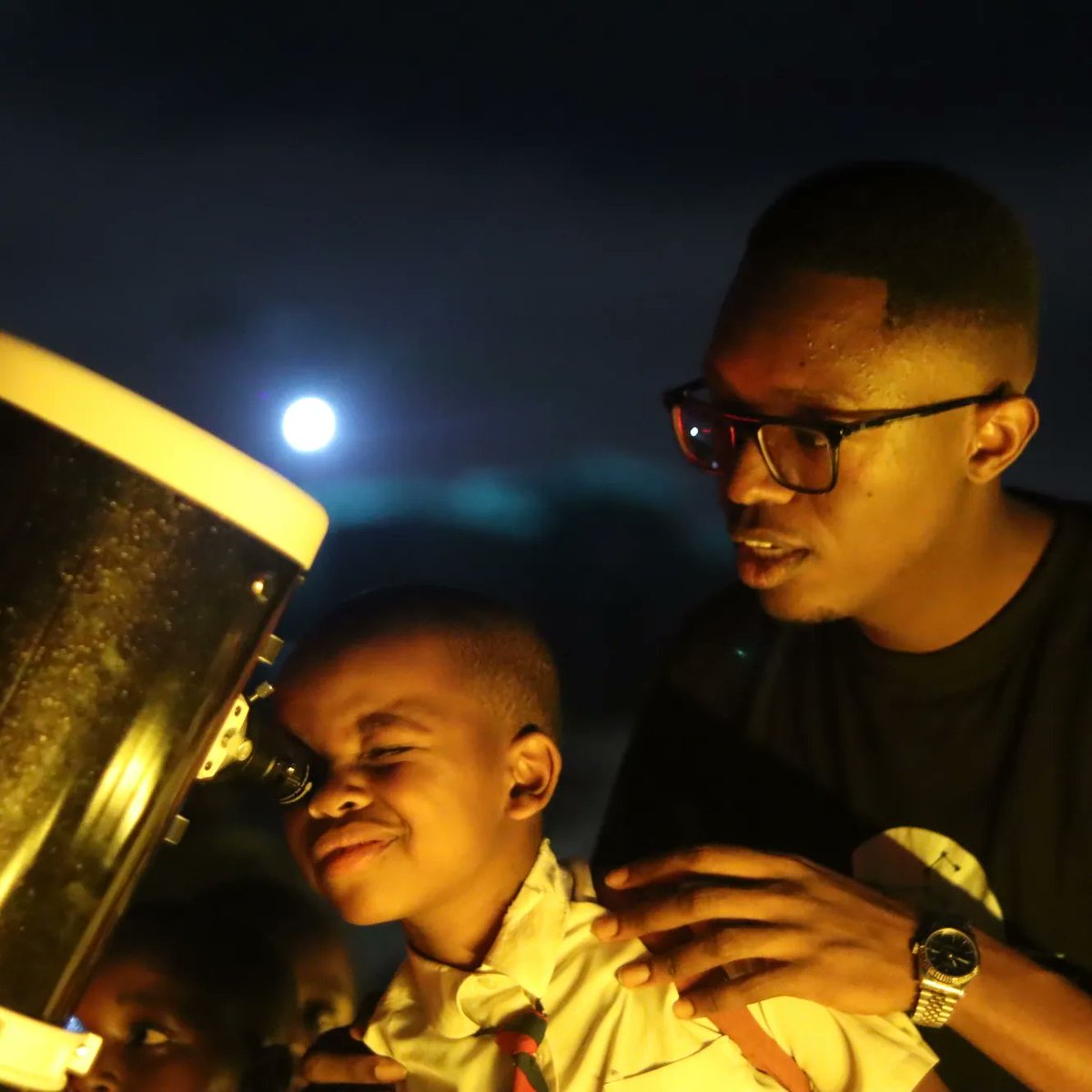 UoN_Astro_Night's tweet photo. What an event we had! We're grateful you turned up. Asante sana!🙃

Many thanks to our presenter, Dr. Ann Njeri.  She gave a very engaging presentation on blackholes. Many thanks also to @leoskyafrica and @universityofnairobi for the telescopes and shared expertise. https://t.co/TPeLZx0UEc