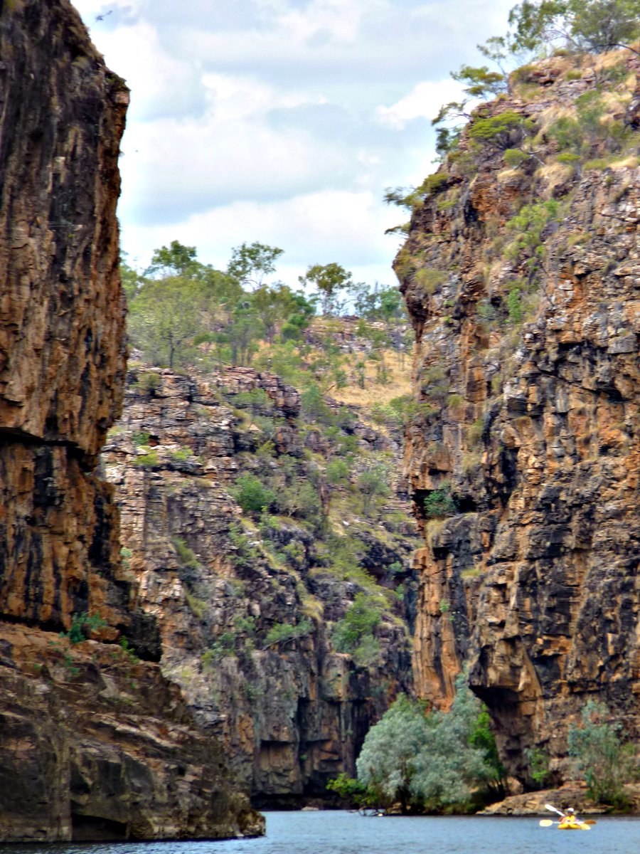 Awesome Australian 2WD Road Trips: Darwin to Katherine on the Stuart Highway bit.ly/3HUCEa1