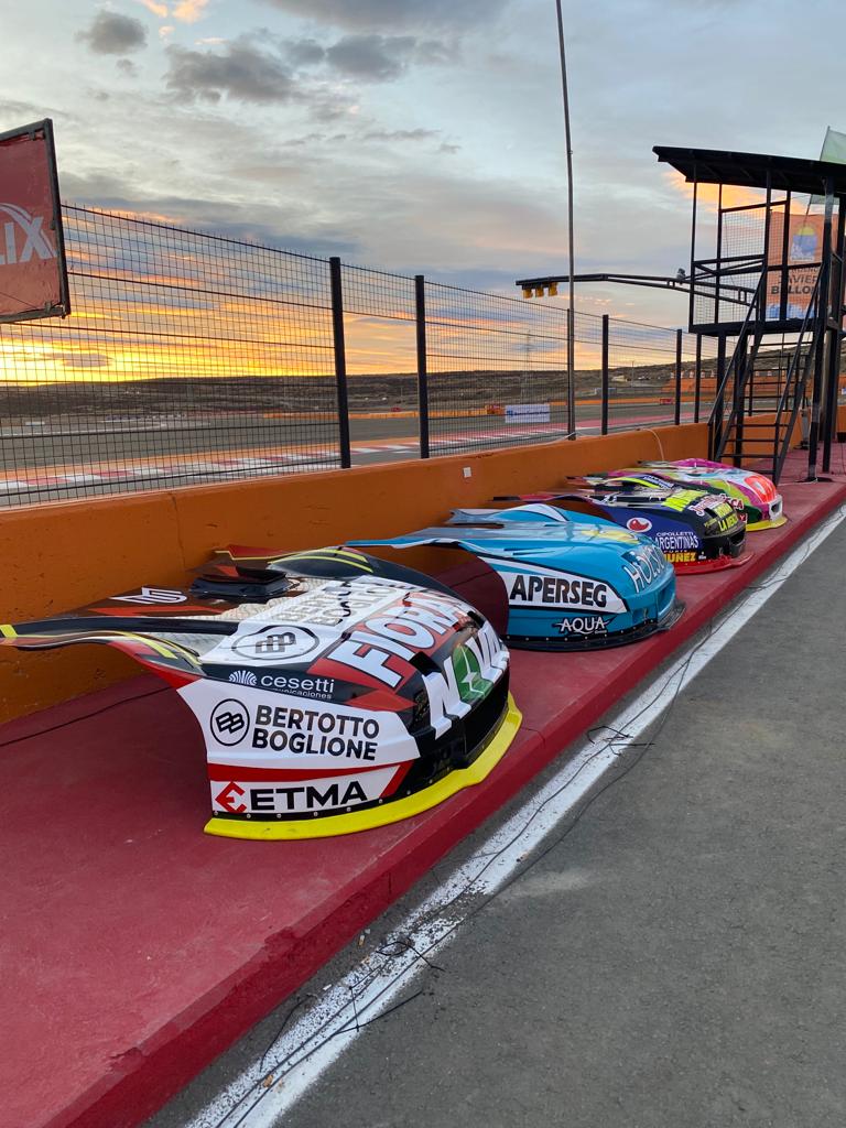 Campeonesnet's tweet photo. 👀¿No querés perderte nada?
🏁
Visitá nuestra agenda con toda la actividad motor 🗓️
🏎🏍🚗
👉🏻#TCenElCalafate
👉🏻#IndyCar (Long Beach)
👉🏻#WEC (Portimao)
👉🏻#MotoGP (Austin)
👉🏻#TCRSA (Rosario)
👉🏻#TPista (RíoIV)
👉🏻#Nascar (Martinsville)
👉🏻#24HsMoto (LeMans)
👇
https://t.co/b6z7fw0prz https://t.co/ecE88uE8TI