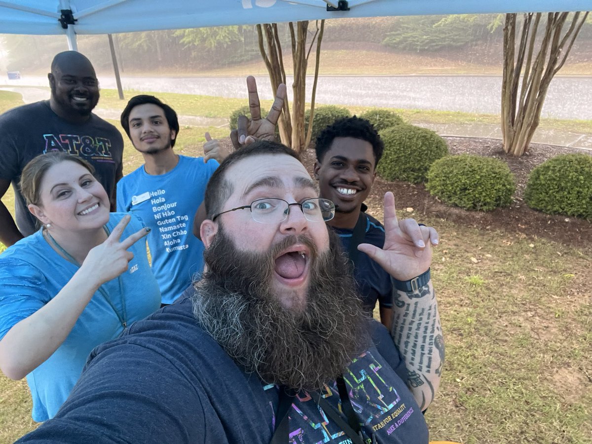 Kevinfibah's tweet photo. #fibah team out in the streets spreading the word about Fibah with our partners from Ihx and our retail team from the Patterson store @404girl @DomDavis_ @DenzelC01 @LjCobb @crystolyte0310 @LifeAtATT @MASMakeItMatter @ATT #WinAsOne https://t.co/LwtjQ0OmZG
