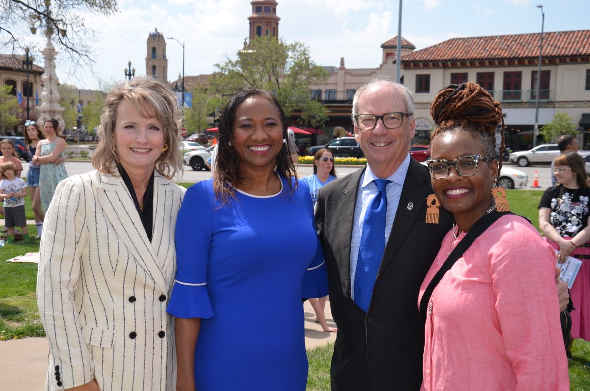 Ryana ParksShaw on Twitter "Happy Fountain Day, Kansas City! With