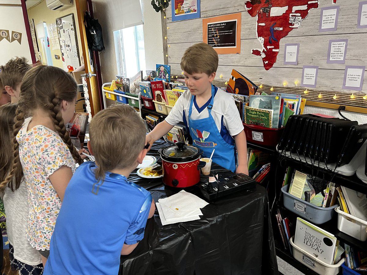EKESCommunity's tweet photo. Students in first and second grade had their first Celebration of Learning today. They spent the past two months learning about Indian culture. They proudly shared all they had learned with the many families that joined us. We greatly appreciate the support of our EKES community. https://t.co/BGVRVgOPka