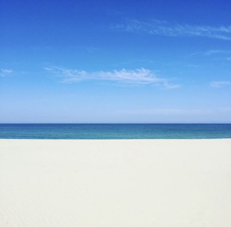 おはようございます。
本日は、しまね海洋館 アクアス前の波子海水浴場を置いておきます。
今日も皆さま楽しくまいりましょう♪