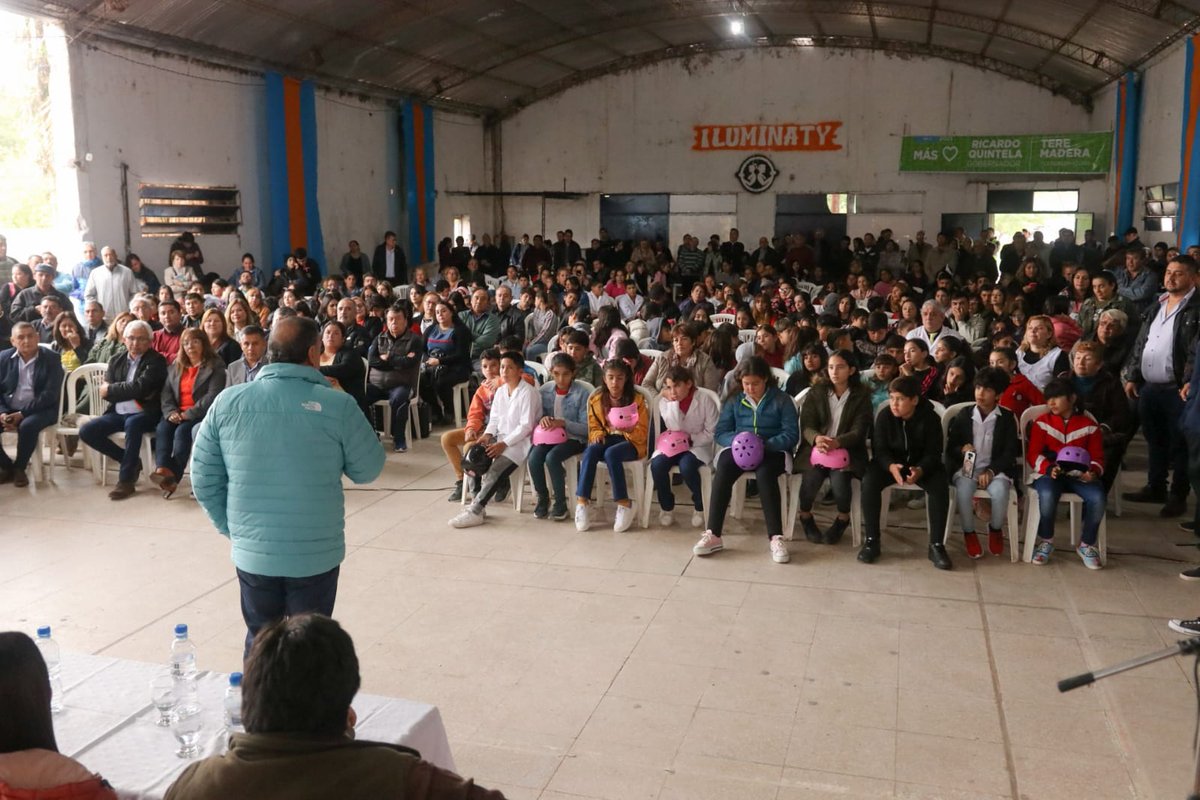 En Ulapes realizamos la entrega de convenios que mejorarán la calidad de vida de las vecinas y los vecinos: uno de ellos permitirá la Construcción del Sistema Cloacal y Planta Depuradora.
⬇️