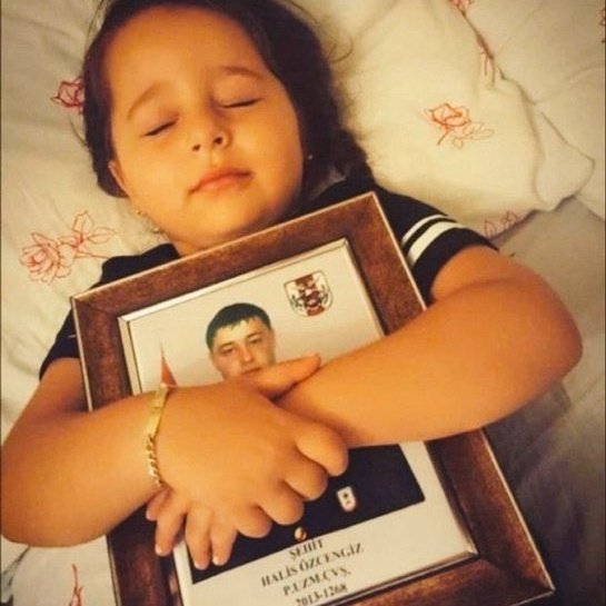 Songlatalba5's tweet photo. ŞEHiT ÇOÇUGU OLMAK,
'VATAN SAĞ OLSUN'
SÖZÜNÜN NE ANLAMA GELDİĞİNi 
YAŞAYARAK öĞRENMEK DEMEKTİR...
🇹🇷
KAHRAMANLARA KADRO HAKTIR.
@alitilkici38 
@RTErdogan 
@BY 
@dbdevletbahceli 
@dijital 
@iletisim 
@tcbestepe 
#reissözleşmeuzmançavşadert https://t.co/xcVgeH8XkW