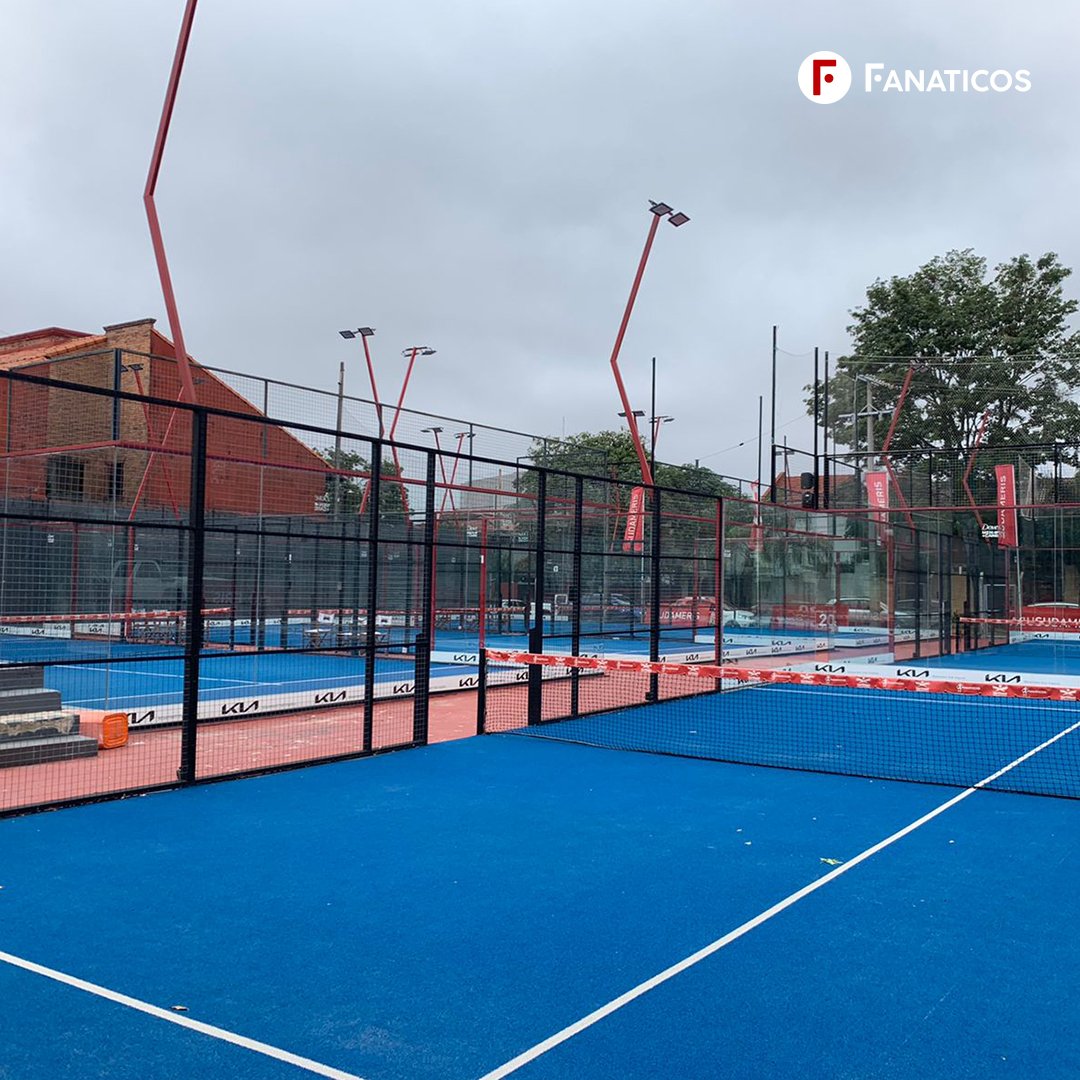 FanaticosPY's tweet photo. 📍Nuestro local de Boggiani, ubicado en Boggiani esq. Pedro Peña cuenta con:
- Una cancha de Fútbol 7vs7 (se transforma en 2 de 5vs5)
- 5 canchas de Pádel
- Vestuarios
- Cantina
- Estacionamiento https://t.co/7caWSFS6e7