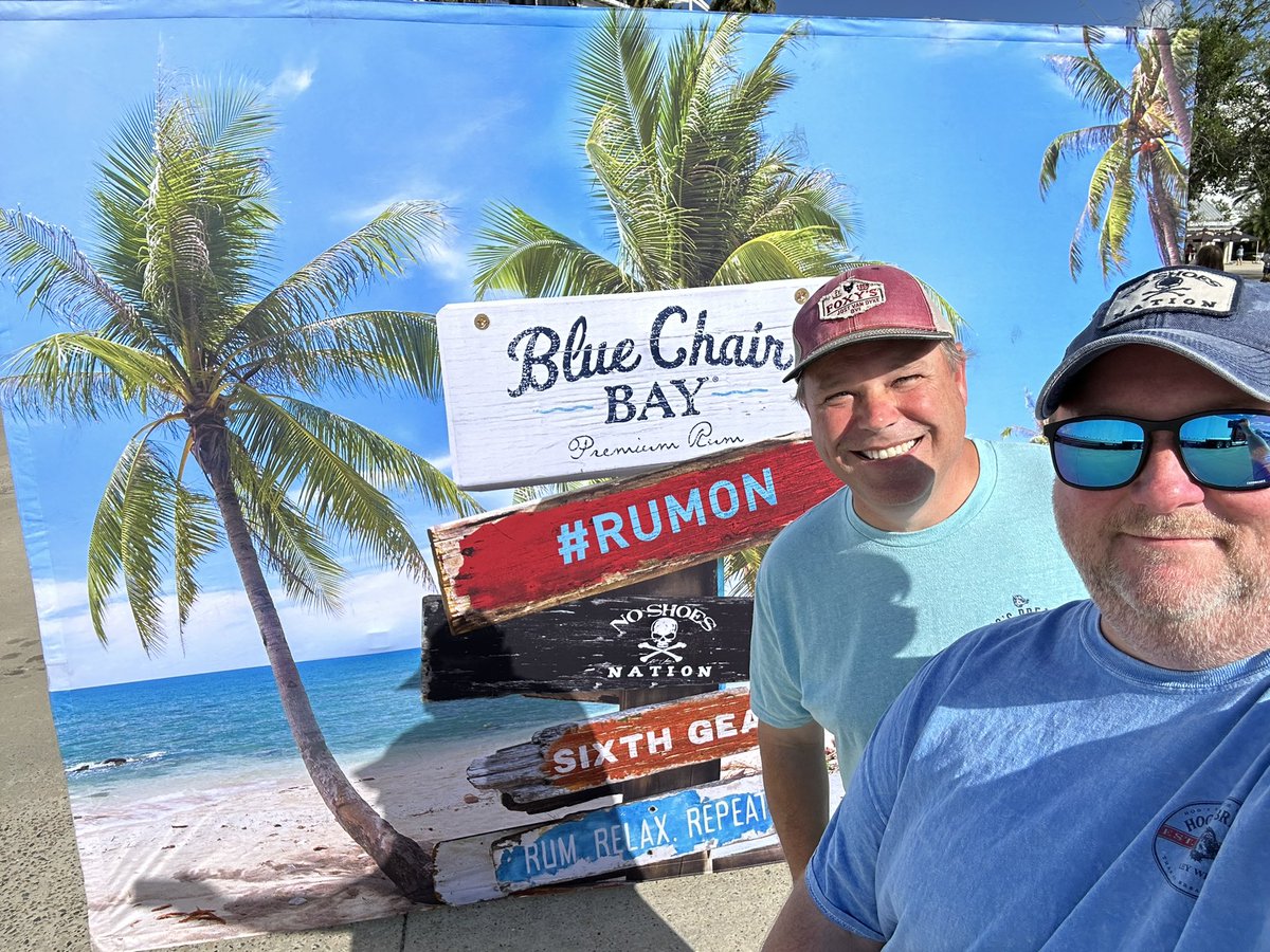 tropical_foodie's tweet image. Who live like we do? WE DO! @dailysplace #Jacksonville @kennychesney @noshoesnation @noshoesradio @RumReviews @BlueChairBayRum