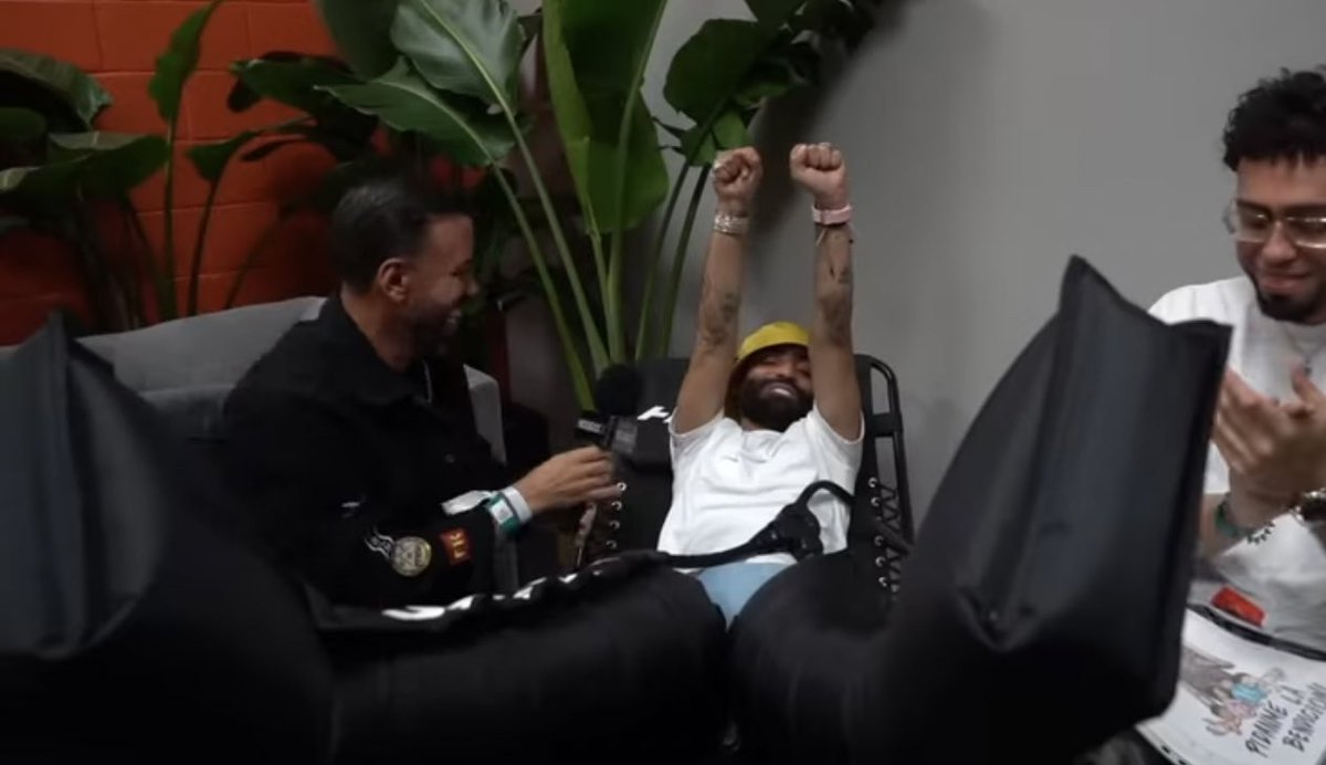 danielucha000's tweet photo. No hay entrevistas al nivel de las de papi arca 🤣 https://t.co/FHJVycTPBC