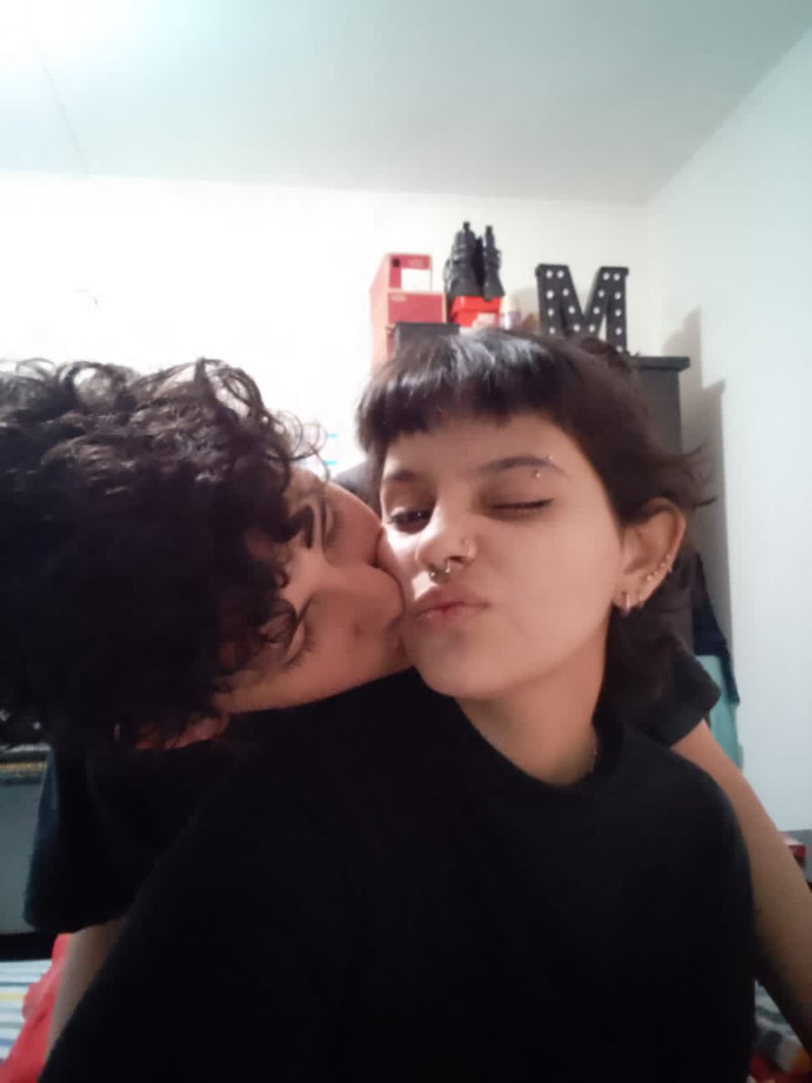 ojerasblancasmm's tweet photo. Eramos tan chicos e inocentes, jamas pensamos estar preparados para lo que estamos viviendo hoy en día, dar este paso gigante junto a vos me hace la persona mas feliz del mundo. Perdimos y ganamos muchas veces, pero este es un triunfo eterno! te amo con el alma🩶 https://t.co/bsLrg91OsU
