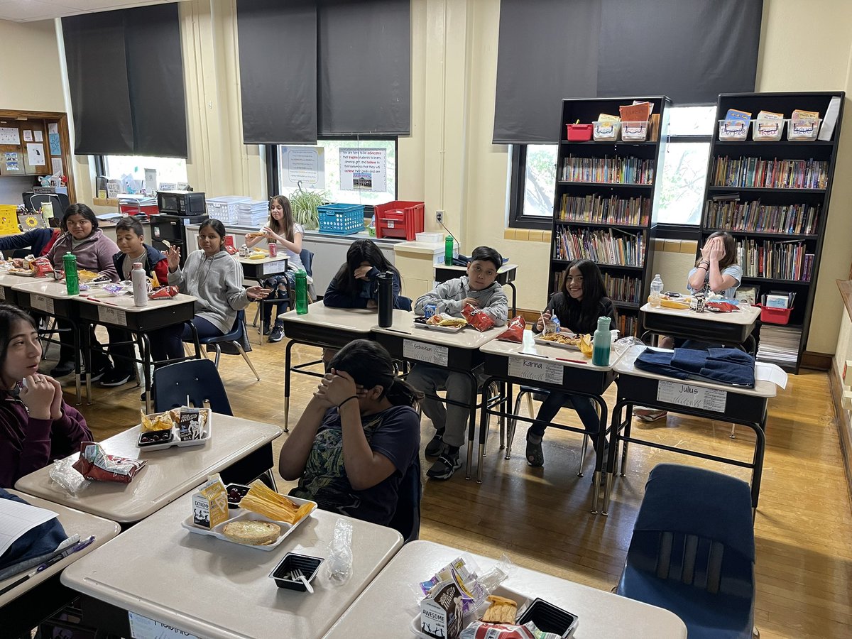 MissCoffman1's tweet photo. My class earned their 2nd teamwork bingo party of the year: tamales party! One of my student’s mom made our ENTIRE class homemade tamales!! We are so thankful. They were delicious! (Clearly they also love their pictures taken 😉) #WPS #WPSProud #IrvingShines @IrvingElementa1 https://t.co/HzwUJos3HI