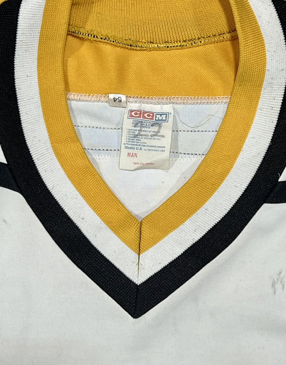 PensVault's tweet photo. Rick Tocchet 1993-94 Home Set 2 Game Worn Jersey. Tocchet wore this jersey for 7 games. He scored 1G &amp; 5A along with 22 PIM’s and 1 fight. #LetsGoPens https://t.co/wtXNc85mcB