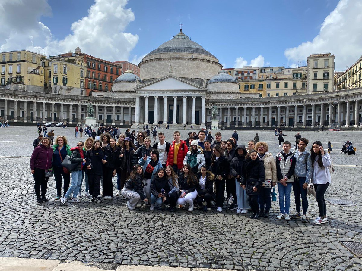 epluswebradio's tweet photo. Time to explore our region!
Students and teachers form Malta 🇲🇹, Spain 🇪🇸 and Hungary 🇭🇺 spent the whole day in #Naples, the perfect city to collect stories to be shared in our first live web radio program next Monday on 📻 https://t.co/xxzL52roB8

#epluswebradio #ErasmusPlus https://t.co/9YosbabEbW