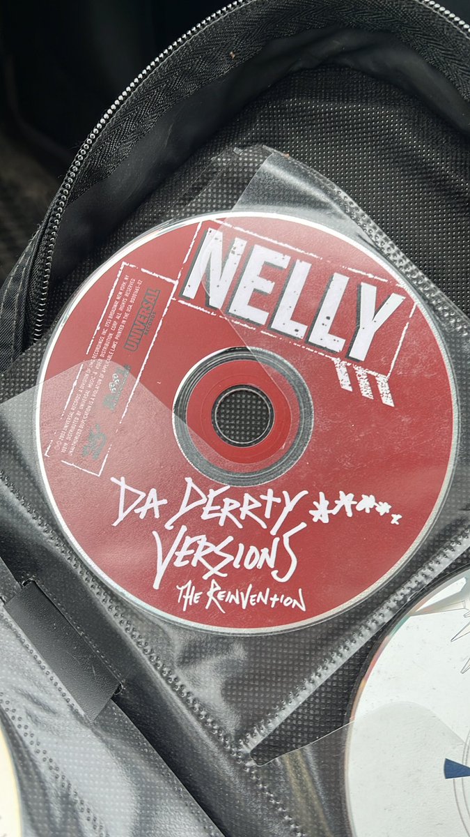 holy shit i found all my old cds 💀