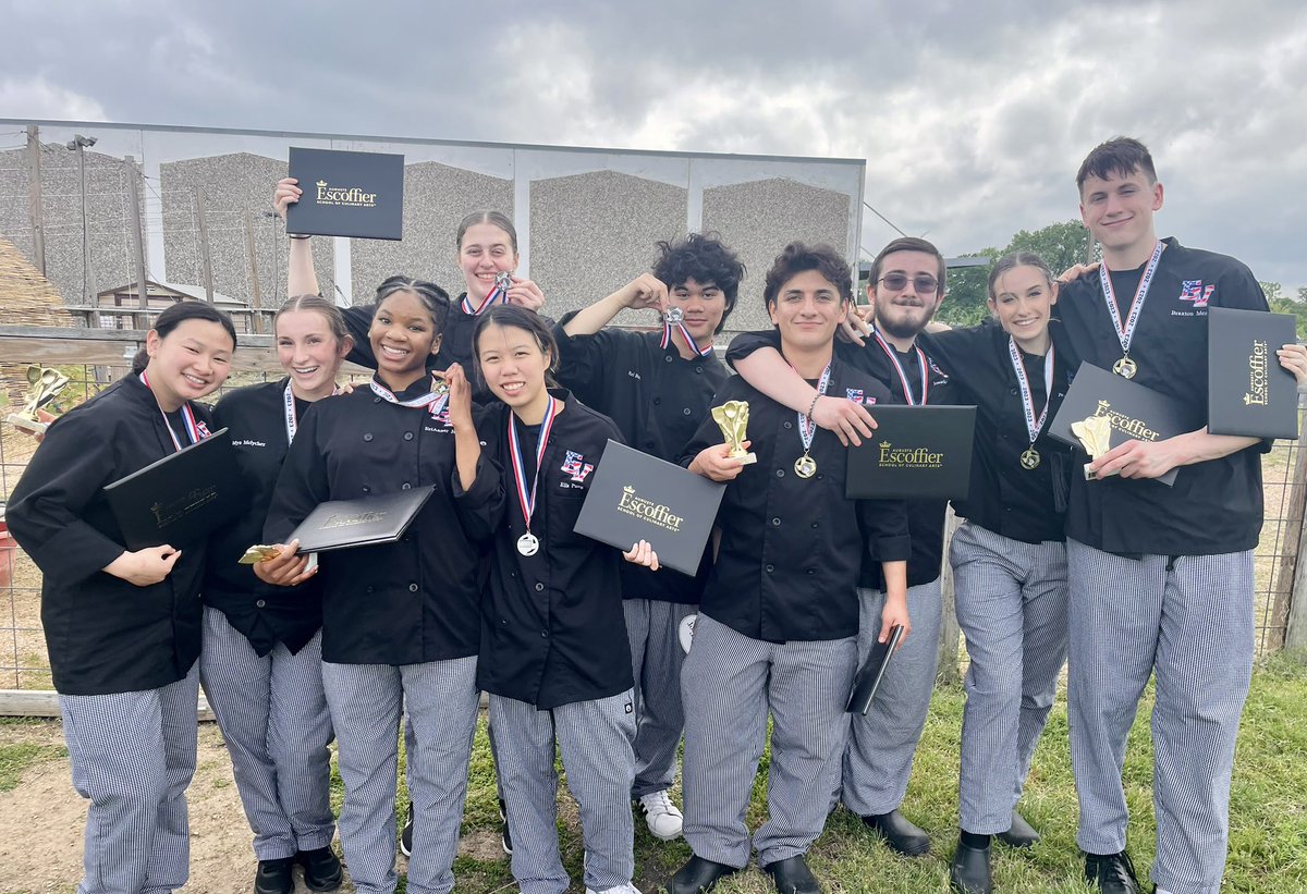 GISD_Culinary's tweet photo. I am so proud to announce that East View Culinary won 1st and 2nd out of 47 teams at this years Escoffier Mystery Basket Competition!!! What a perfect way to close out competition season!!! @GeorgetownISD @escoffierschool https://t.co/kePsJgv2xJ