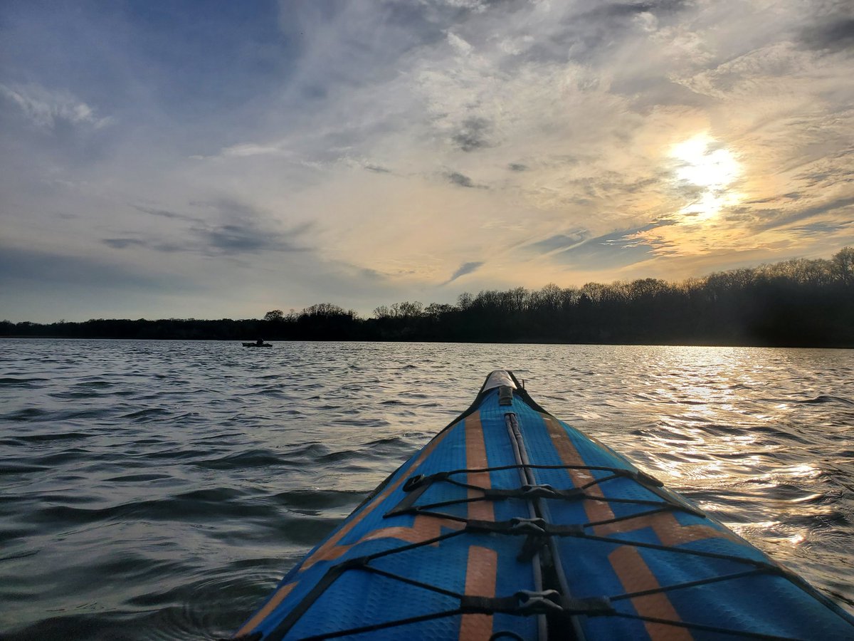 Linkage4890's tweet photo. First day out of the season... in April... crazy... still works as well as day 1. Who says inflatables don't last? #AdvancedElementsKayaks #Season4 #InflatableKayak #PelhamBay https://t.co/D8pLLfTib1