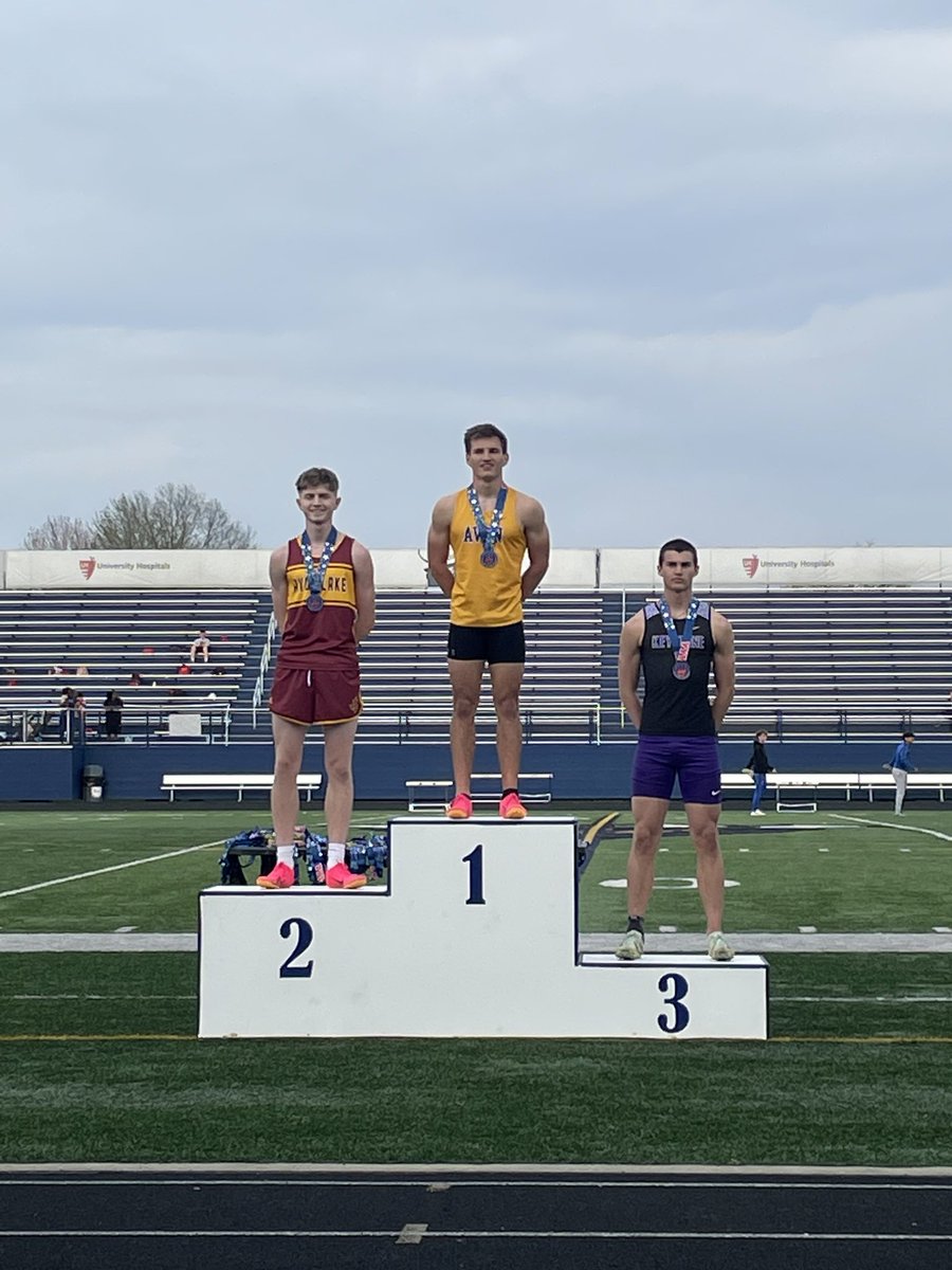 Grady Whitacre finishes 3rd in the county in the 110H with a huge PR👊🥉