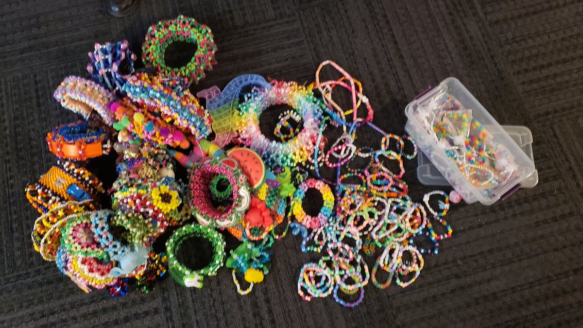 Ruefers's tweet photo. Tonight @ 8PM in the MEET UP SPACE is my KANDI TRADING PANEL!! Come trade kandi bracelets!!

Don't have any kandi? Don't worry! We have kandi starter packs for new traders!!

c u at 8 in the meet up space 💕💕💕

#LVFC2023 https://t.co/PBrGtojZql
