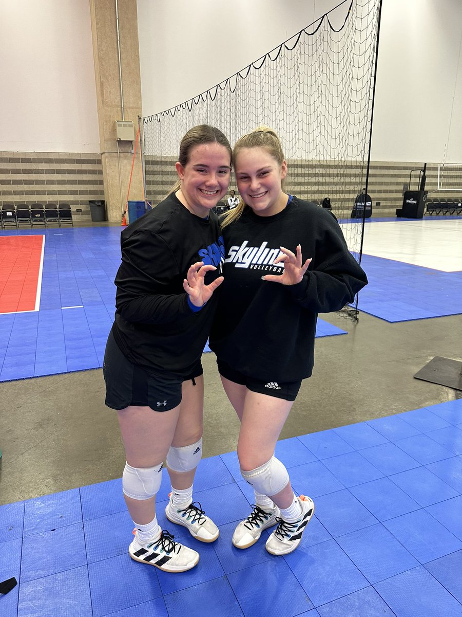 GuyerVolleyball's tweet photo. Guyer Volleyball reppin’ at the @LoneStarClassic !! Good luck gals! 🏆 https://t.co/KlxntDxOQV