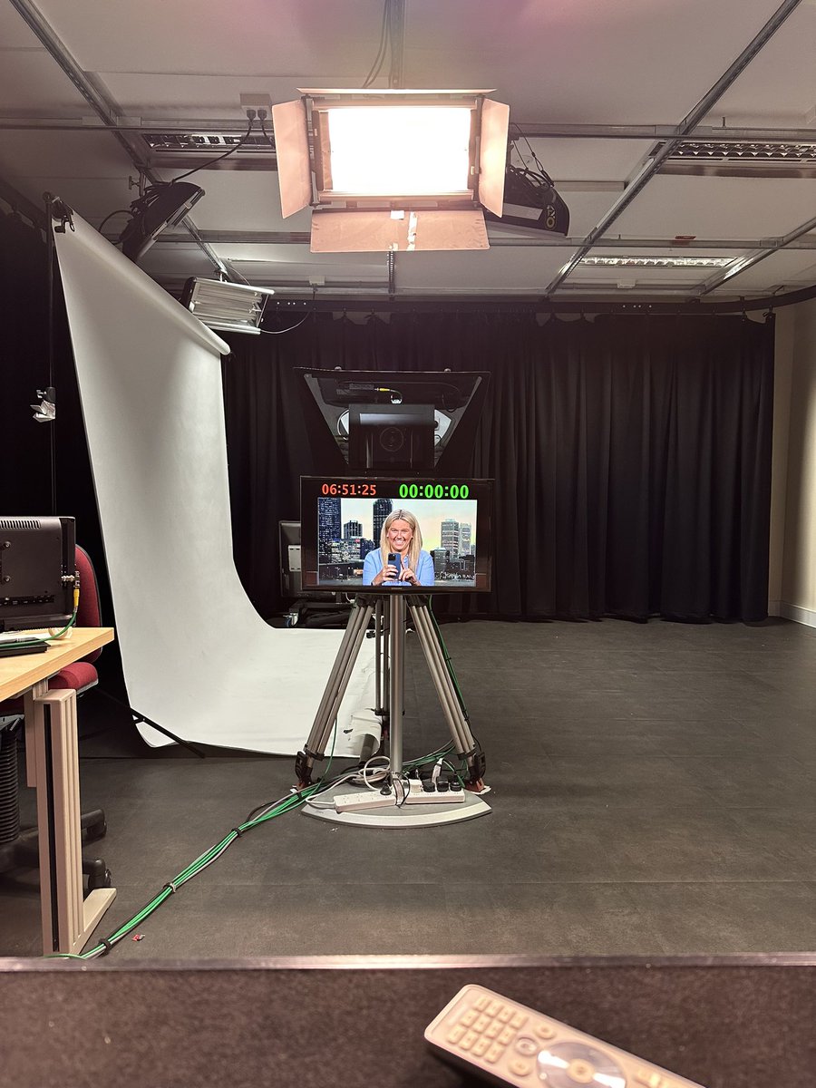 TexanMeg's tweet photo. Getting ready for #MastersOfSpin on @sunriseon7 - catch us around 910am 🗣️ https://t.co/4akOtiqWEQ