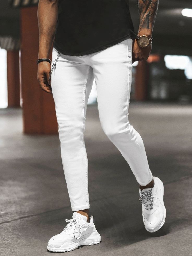 Jeans 👖 zara
High quality
White 🤍/ Black 🖤
Like  👍   / retweet 🔄
Price 12,000