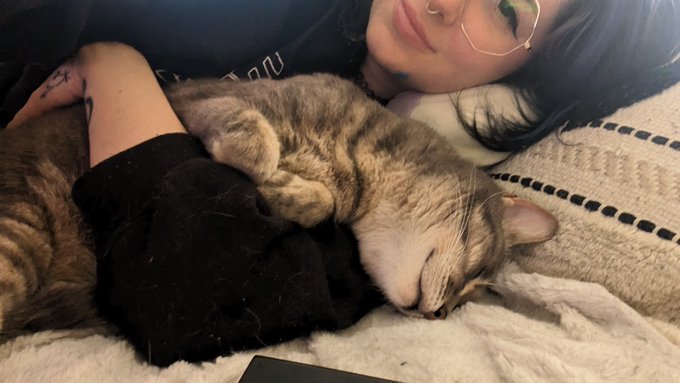 what a fluffy noodle https://t.co/imNYnbQWTO