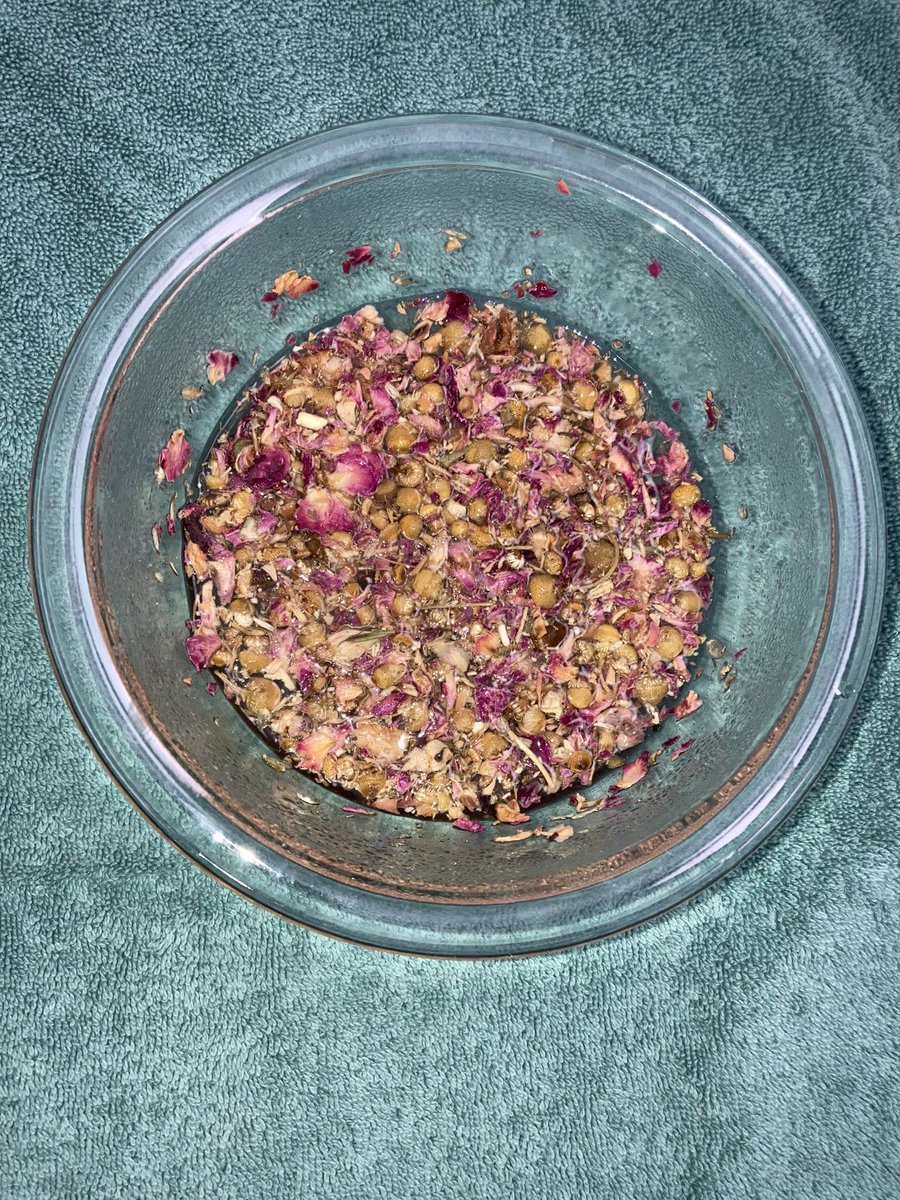 Sia Wood👀🪵 on Twitter "Rose + chamomile + marshmallow root yoni steam