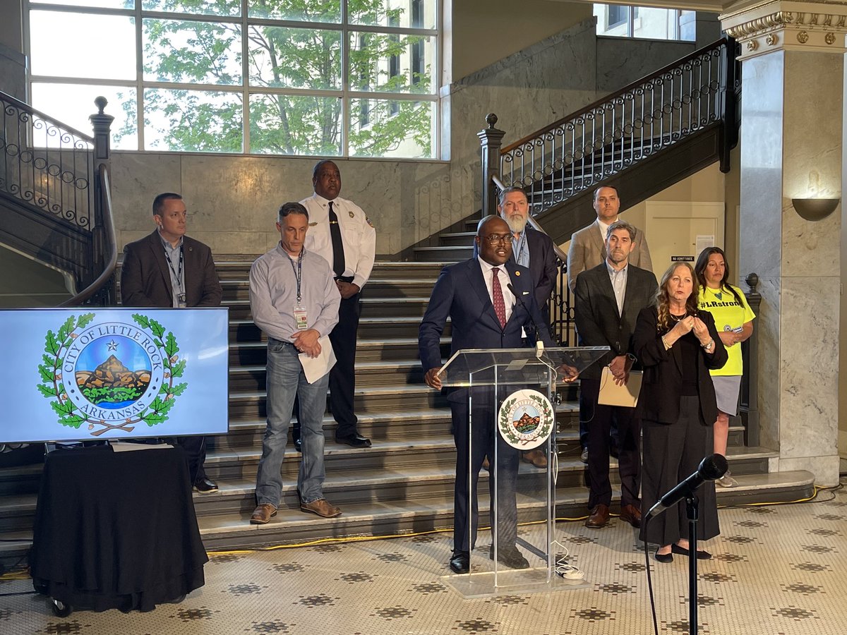 FrankScottJr's tweet image. We continue the hard work toward tornado recovery. Today was the first of our biweekly briefings to keep Little Rock residents updated on how all our departments are coordinating for response and rebuilding. #LRStrong #GrowingForwardLR