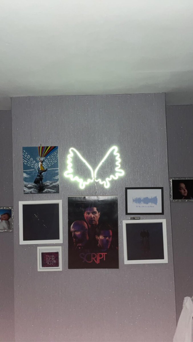 SamScript247365's tweet image. I have no words I'm shocked speechless &amp;amp; completely heartbroken 💔🥺 #RipMark fly high you will be missed sooooooooo much my love thoughts and prayers are with all his family &amp;amp; loved ones. @TheScript_Danny &amp;amp; @glenofthepower my heart is with you and ill always support you 💜💜💜