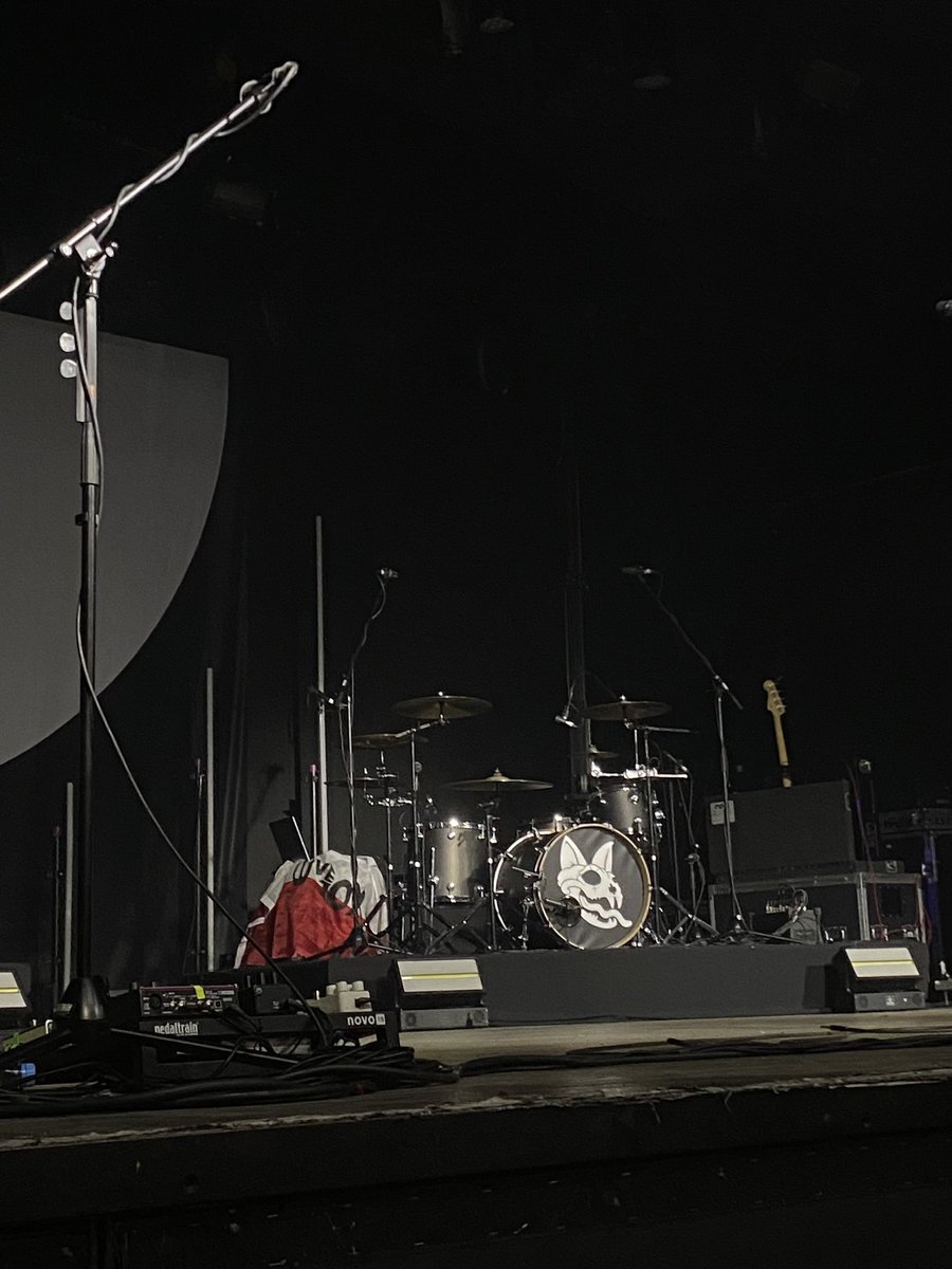 simonaa123wow's tweet photo. #InselaffeTour is sadly over i had the best time of my life in #LovejoyWarsaw and i hope i get to See the them all again soon🥹 https://t.co/t1nH6893Xw