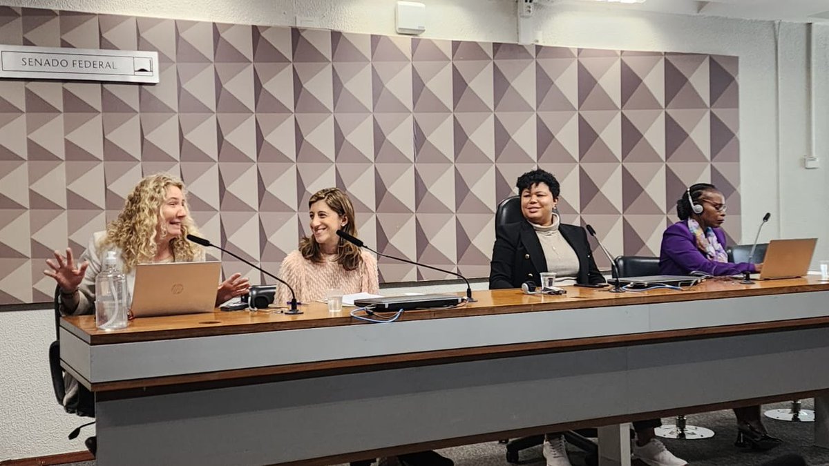 ParlAmericas's tweet photo. ➡️ Anabella Zavagno, directora general adjunta de la Secretaría Internacional de ParlAmericas, participó en dos sesiones de #LegisTech: The Americas 2nd Edition 🌐, conferencia organizada por #BussolaTech, en Brasilia 🇧🇷: https://t.co/3U8SfruP4B https://t.co/iSaONFD2Il