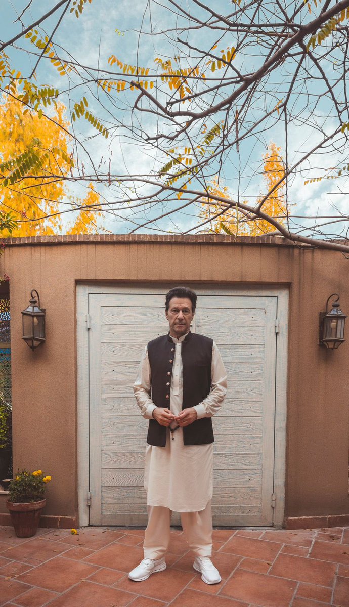 bonkichonky's tweet photo. Supreme leader Niazi  🥵🥵🥵 https://t.co/pZR9wG3Ywh