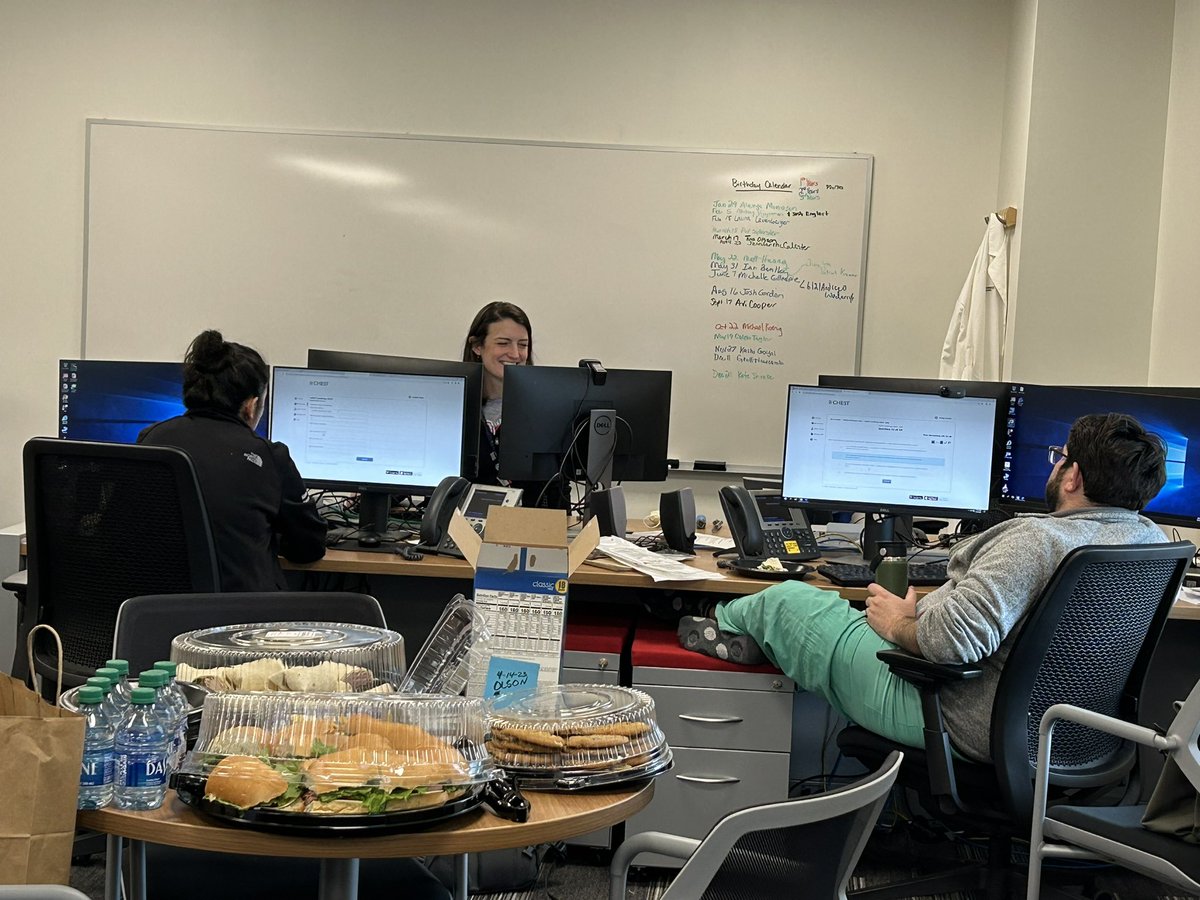 Taking the #CHESTChallenge quiz while enjoying lunch! Don’t worry, we didn’t cheat, just enjoyed each other’s company 🥰 #FellowsFlockTogether #OSUChestChallengeChamps2023 @accpchest @AvrahamCooperMD @jennifer_jwm @joshenglert_md @DrMeganConroy @OgakeSB #CHESTTrainees #CHEST2023